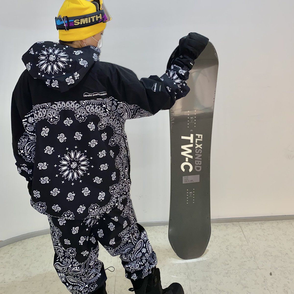 ムラスポ池袋スノボウェア 】 21-22 MODEL Dimitoよりペイズリーの