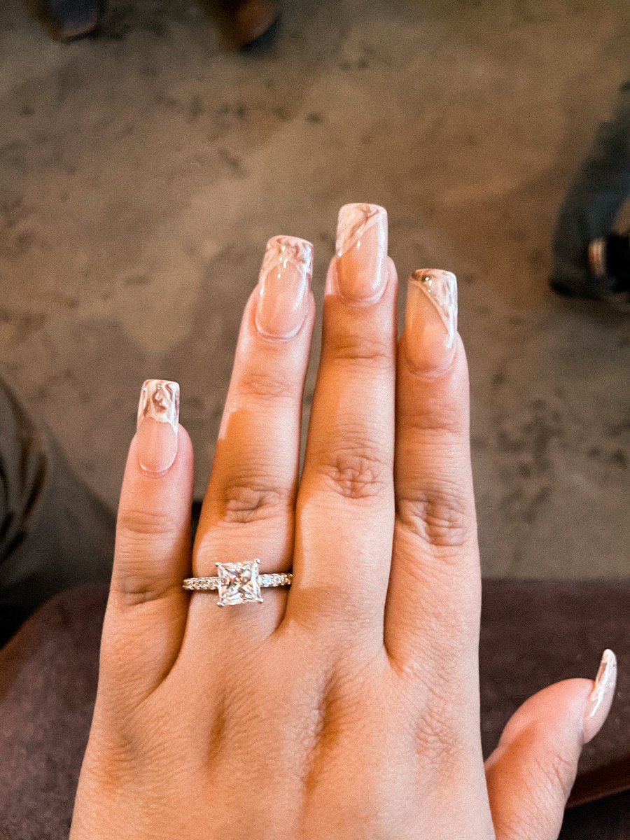 GlassOfGaby's tweet photo. To forever💍🥂 https://t.co/rsVmtUBek5