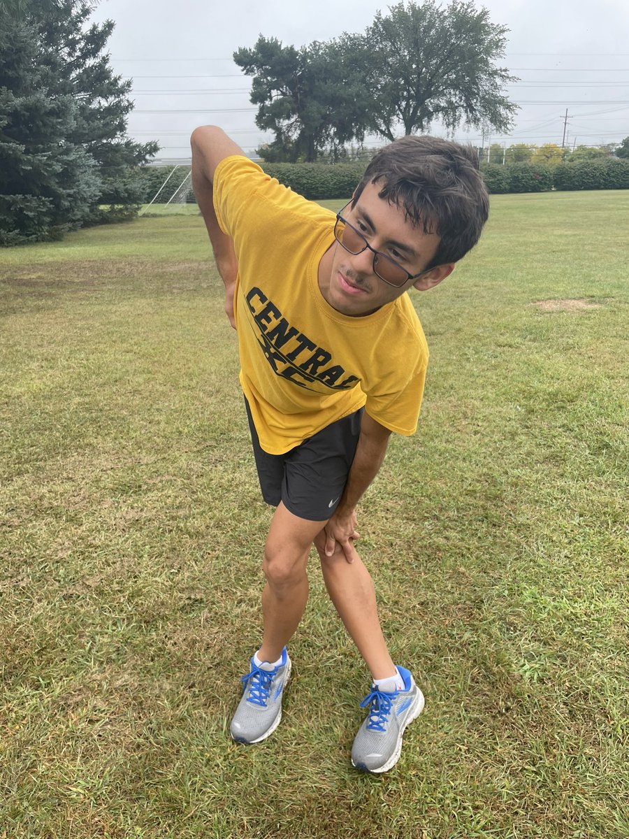 AntonioRomano0's tweet photo. congratulations to junior nicholas negru on receiving the All-State honors at the D1 state meet for cross country. your perseverance and work ethic is admirable. i look forward to sharing the track with you in a few months. love ya buddy💙 https://t.co/6wTz2mXqiz