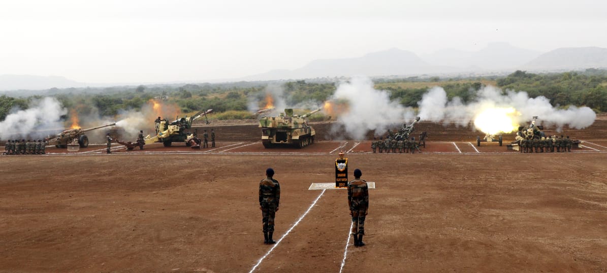 IaSouthern's tweet photo. #SwarnimVijayVarsh Celebrations at #Devlali. The Victory Flame was received at the School of Artillery in the presence of 1971 war veterans.Tributes were paid by the Gunners to the bravehearts of #1971IndoPakWar .
@adgpi https://t.co/bQcQ3wYmLx