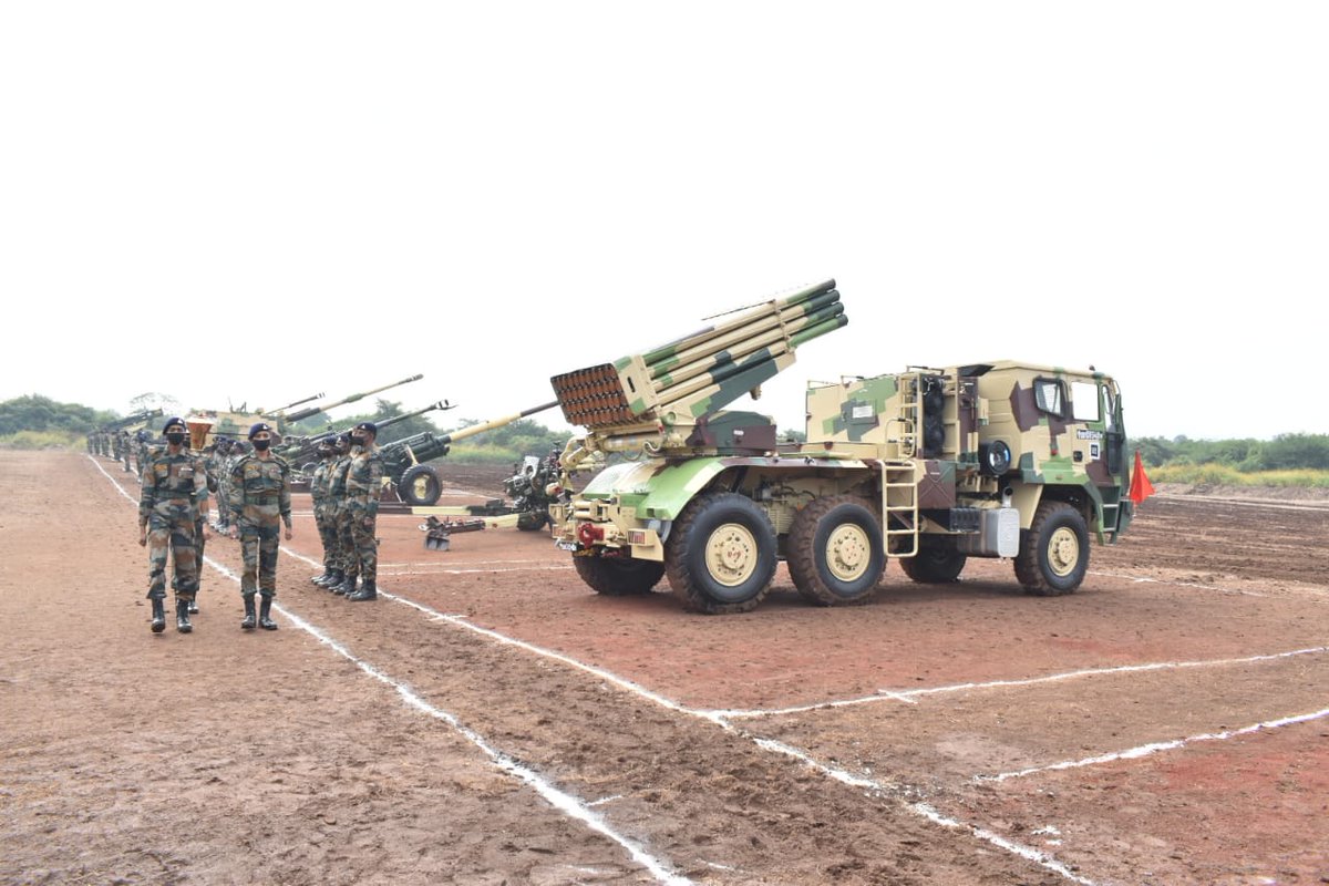 IaSouthern's tweet photo. #SwarnimVijayVarsh Celebrations at #Devlali. The Victory Flame was received at the School of Artillery in the presence of 1971 war veterans.Tributes were paid by the Gunners to the bravehearts of #1971IndoPakWar .
@adgpi https://t.co/bQcQ3wYmLx