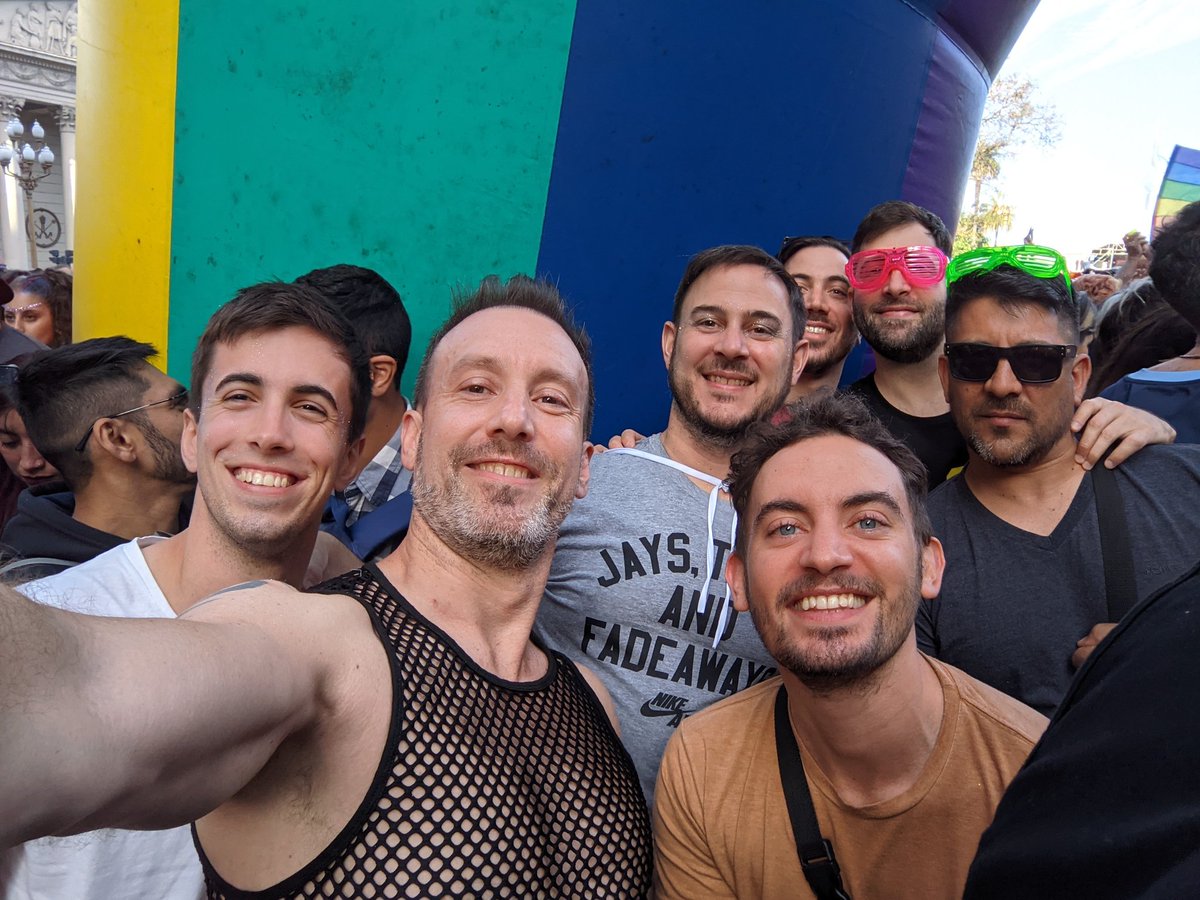 loskylp's tweet image. La postal del día 🎉🎉🎉
#Orgullo2021 #OrgulloBA