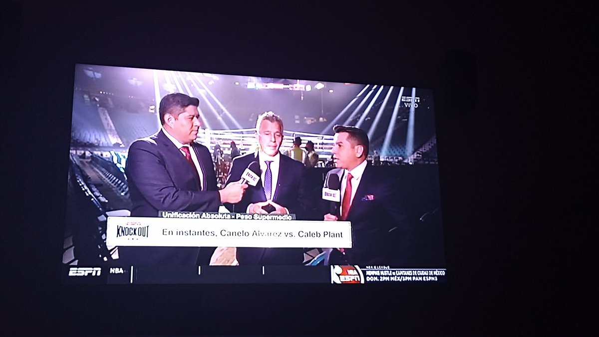 Skrtin01's tweet photo. @ESPNKnockOut en qué escenario están? Porque acaba de terminar la pelea co-estelar y está lleno, y ustedes comentado con todo el lugar vacío https://t.co/tYVmoTPCLK