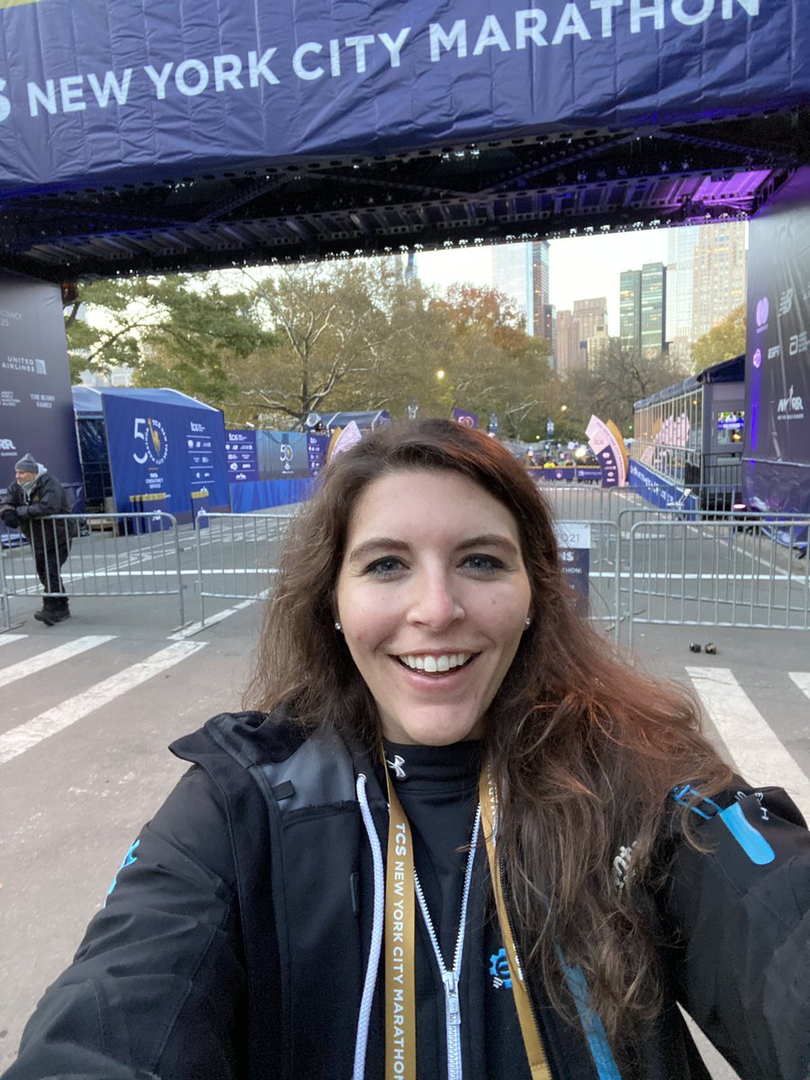 abbymh92's tweet photo. Excited to work my 4th @nycmarathon with @eventage 🤗 Today we transported racing chairs for the Athletes and Disabilities program and tomorrow we get to escort all AWD athletes up to their start lines! #tcsnycmarathon https://t.co/bFM0saYkxD