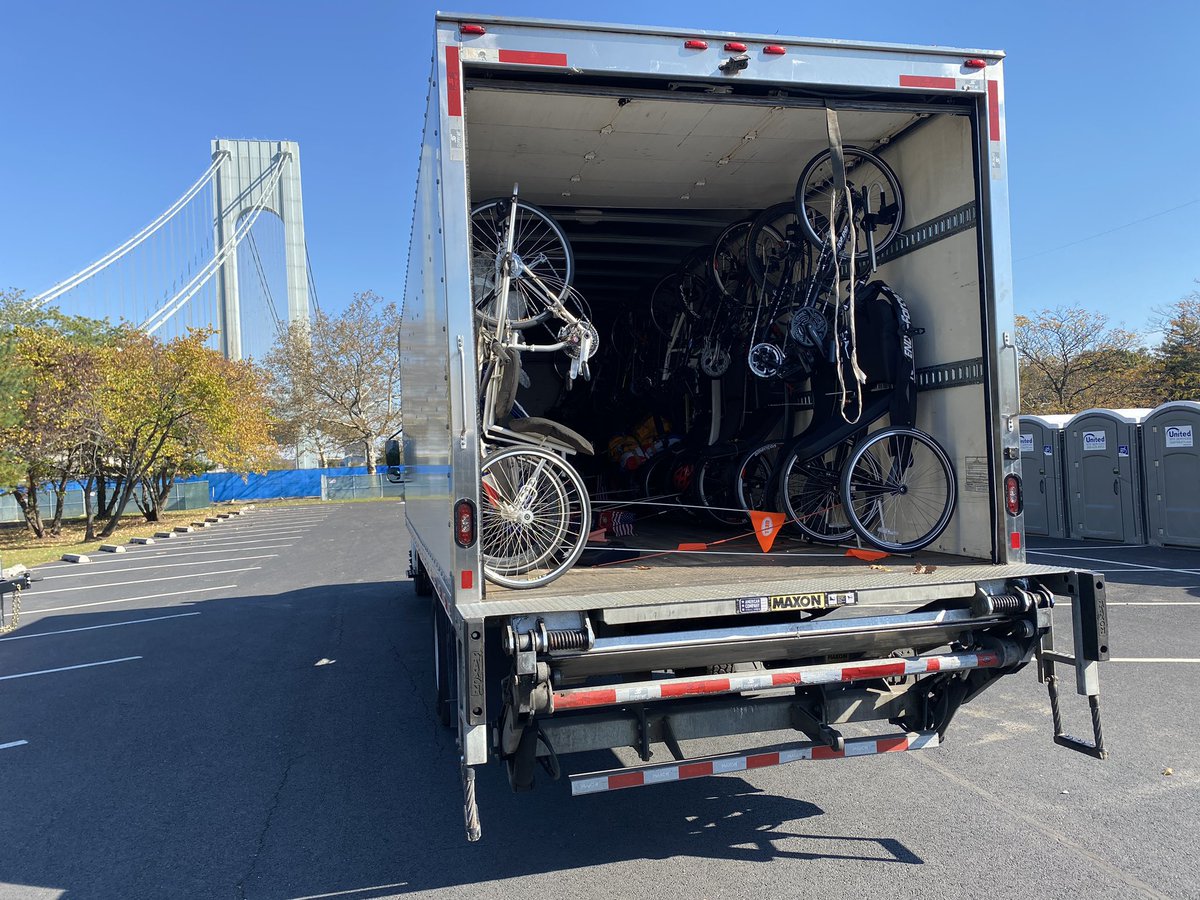 abbymh92's tweet photo. Excited to work my 4th @nycmarathon with @eventage 🤗 Today we transported racing chairs for the Athletes and Disabilities program and tomorrow we get to escort all AWD athletes up to their start lines! #tcsnycmarathon https://t.co/bFM0saYkxD