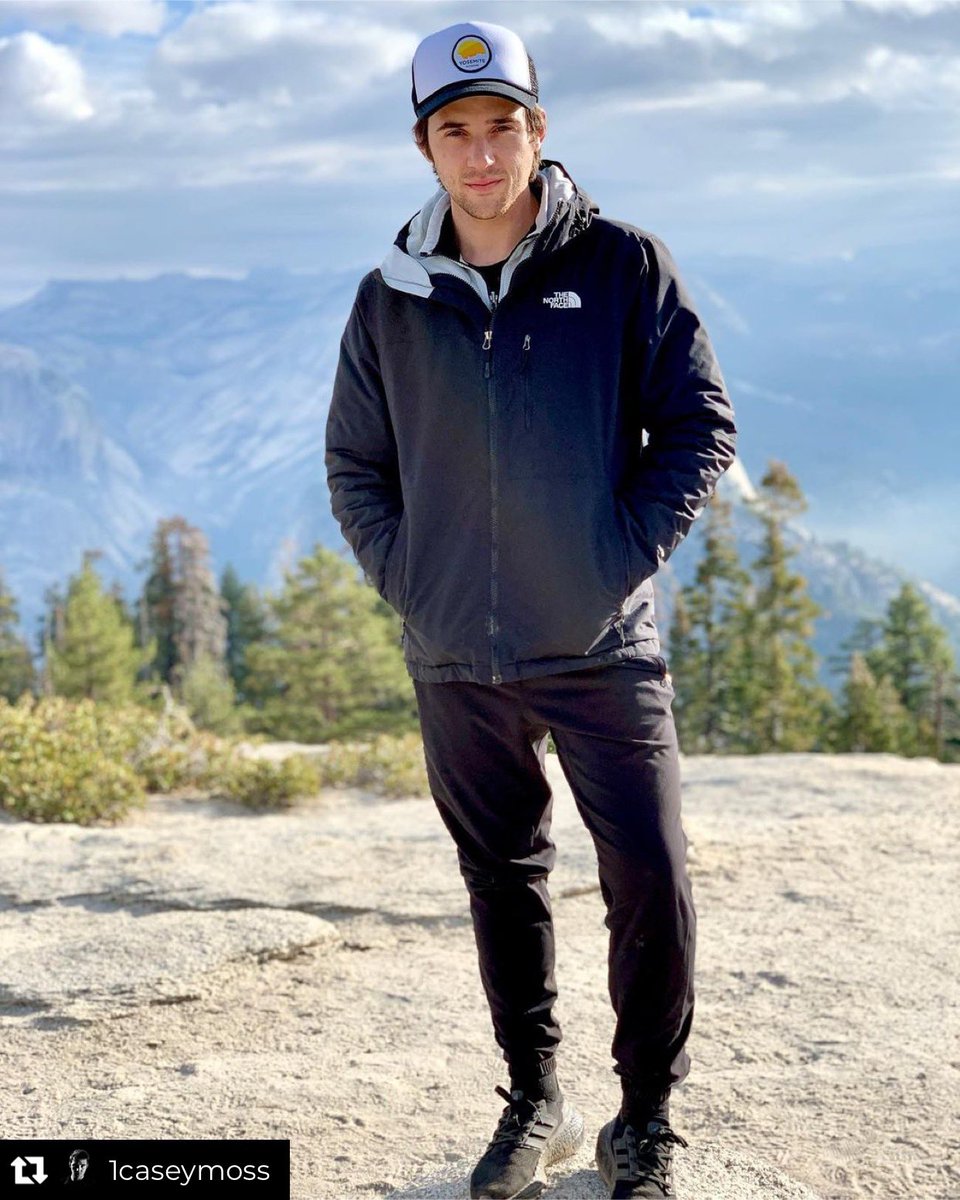 CMossFans's tweet photo. Casey in Yosemite National Park. #caseymoss 
Repost from @1caseymoss
•
Sunrise at #sentinaldome 
📸: @trueobrien https://t.co/n7sg26elbE
