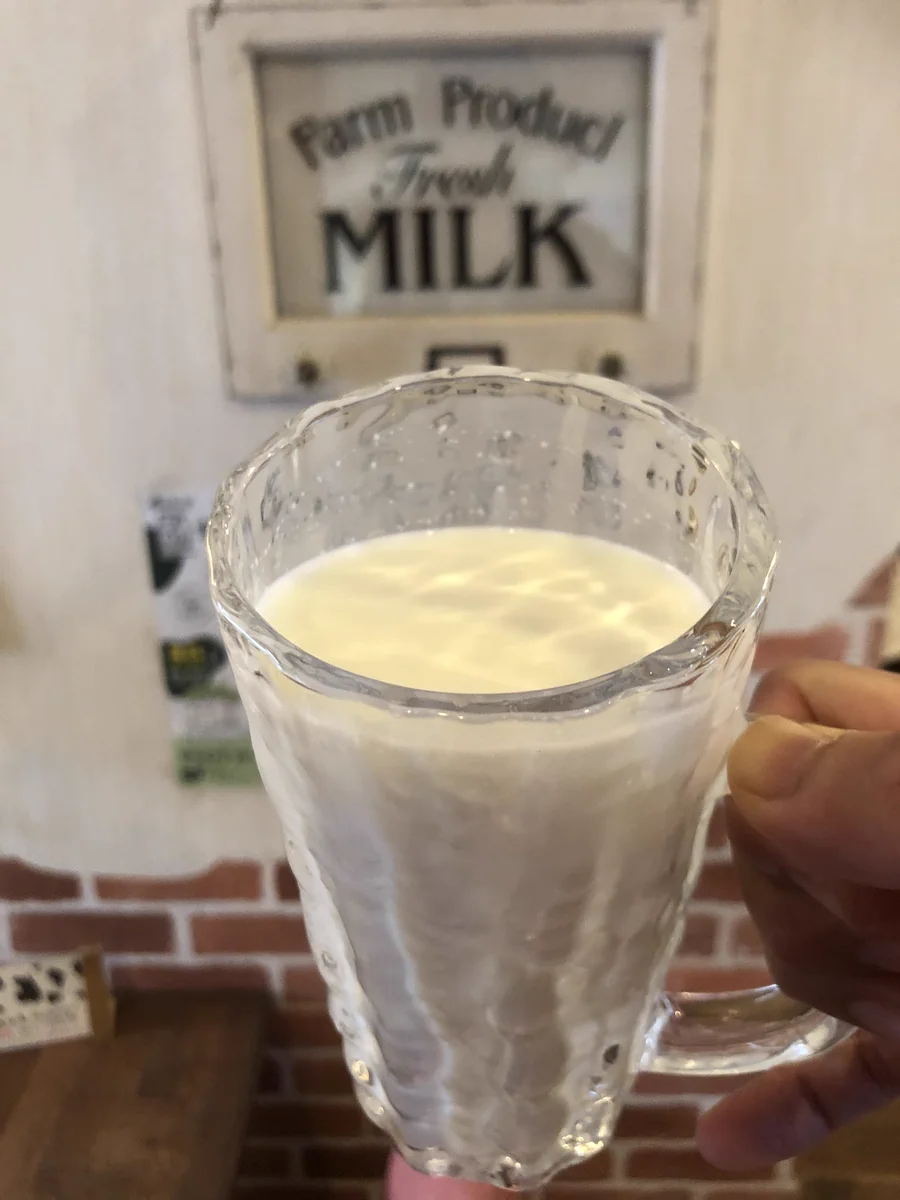 牧場に体験に来た子供達が？牛乳の美味さに歓喜するwww