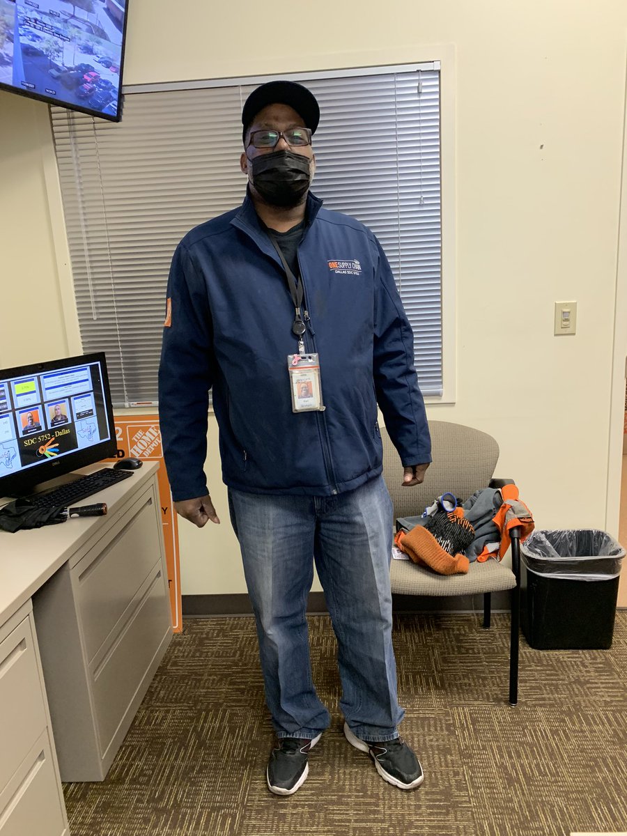5752APM's tweet photo. #Safe@Home5752 winners for the month off October. Key 1 Earl G.  And Key 2 Ruben C. Congratulations and keep up the safe work. https://t.co/vDnNtwo2mN