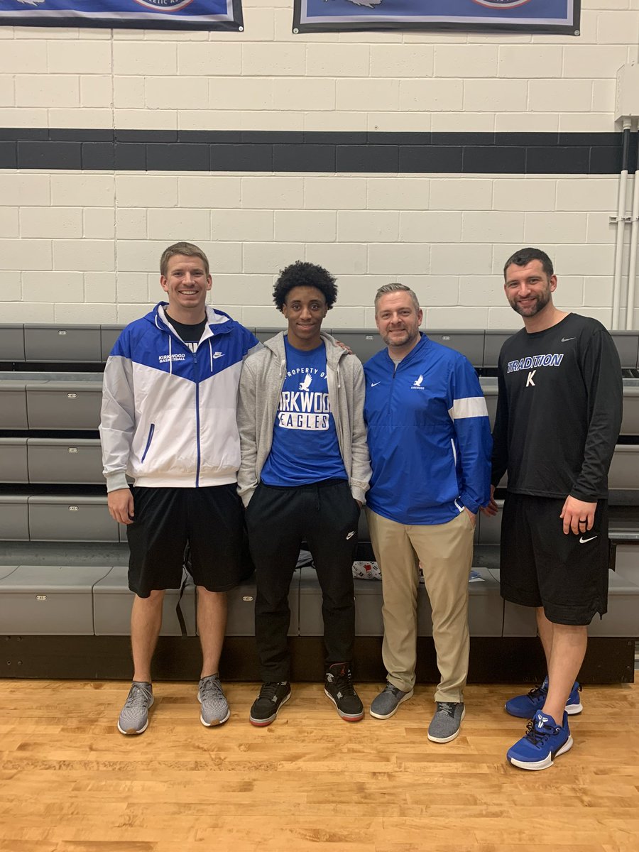 Vxtintfy's tweet photo. Had a great visit today at Kirkwood, thanks again for having me! @kirsch_ryan @Coach_TFrancis @Coach_Sandquist @brookhoops @ChampaignHeat https://t.co/zXsO9MUsCH