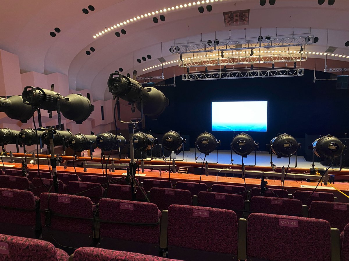 Takae1119's tweet photo. 階段が多い会場での仕込み・シュートだけで筋肉痛💦体力と筋力が落ちてしまってる事を痛感します😭 https://t.co/gobK6jeQqP