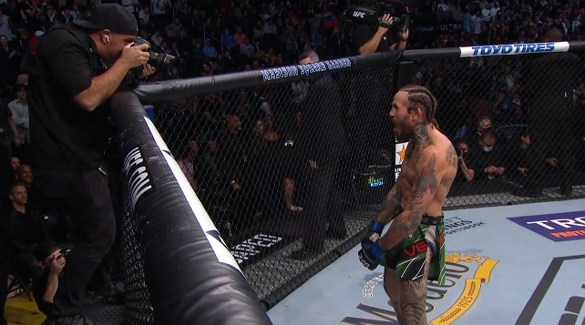 aristizabaltvec's tweet photo. 🇪🇨GANÓ EL CHITO VERA #UFC268 VENCIÓ A FRANKIE EDGAR POR K.O. @Cupsfire_gye https://t.co/m168f52uzU