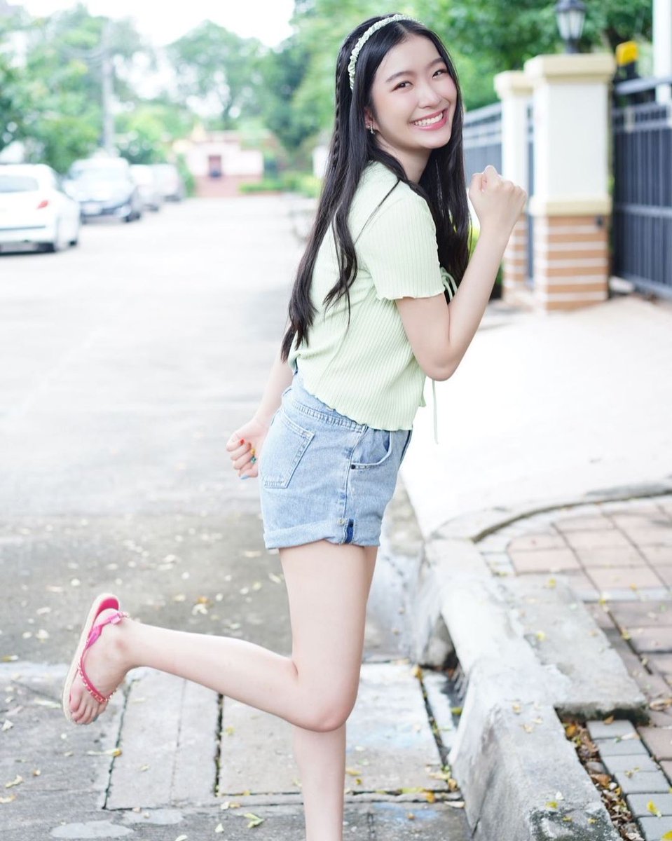 NVyUrXSZ's tweet photo. วิ่งไกลๆ อาจจะต้องพัก.. 
แต่ตกหลุมรัก นี่พักไม่ได้เลย..  
💕🏃‍♂️🏃‍♀️🏃 #StangBNK48 #BNK48 https://t.co/2AgzlywWxP