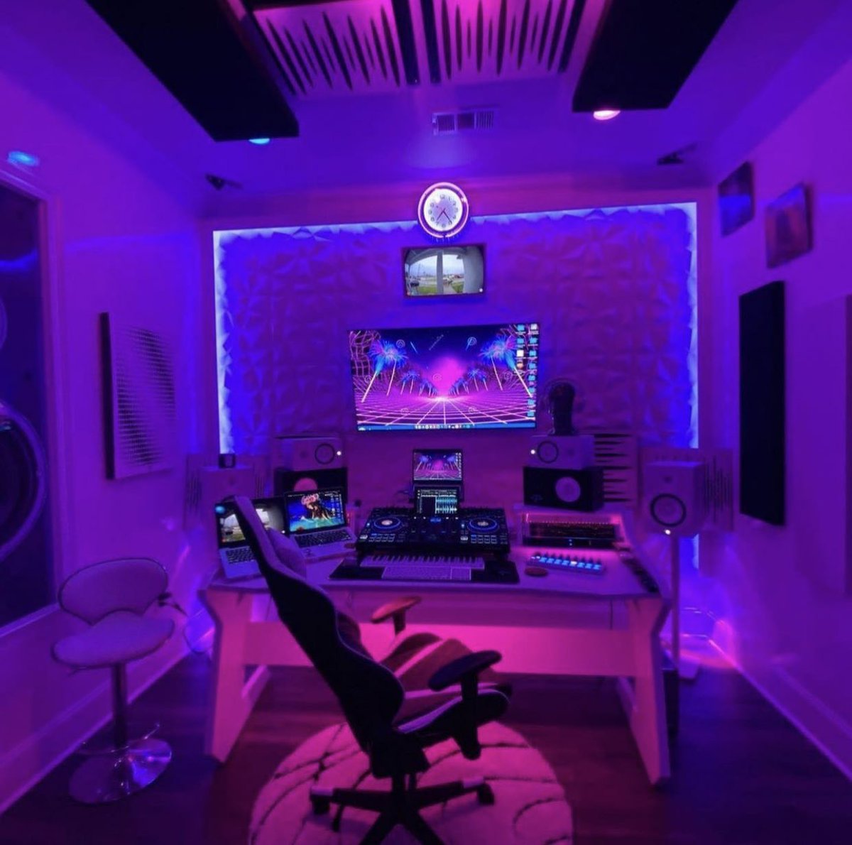 LabelSubmission tweet picture