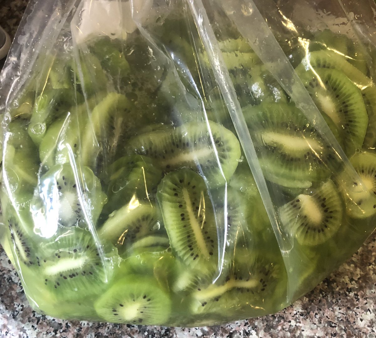 redwolf_jerky's tweet photo. Hand picked Kiwi 🥝 from Woodlake, Ca. We’re marinading in a pineapple juice blend over night and then throwing them on the dehydrator 👨‍🍳🍴4.2 lbs to be exact. DM us for ordering or how to make your own!! 🐺 #healthyliving #redwolfjerky #dehydratedfruits https://t.co/6zwOFGix4s