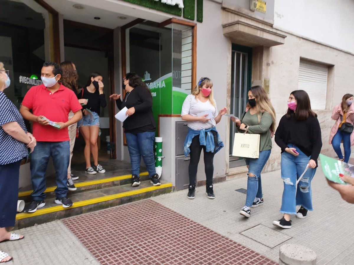 TodosxB's tweet photo. SEGUIMOS EN EQUIPO 💪🏼

👉 Ahora más que nunca, sigamos en equipo. 

🟢🗳 Acompáñanos el 14 de noviembre cortando boleta para transformar Bahía Blanca.

#Vecinalistas #CortáBoleta #VotáVerde #TodosxBahía https://t.co/aOKwS2m83a