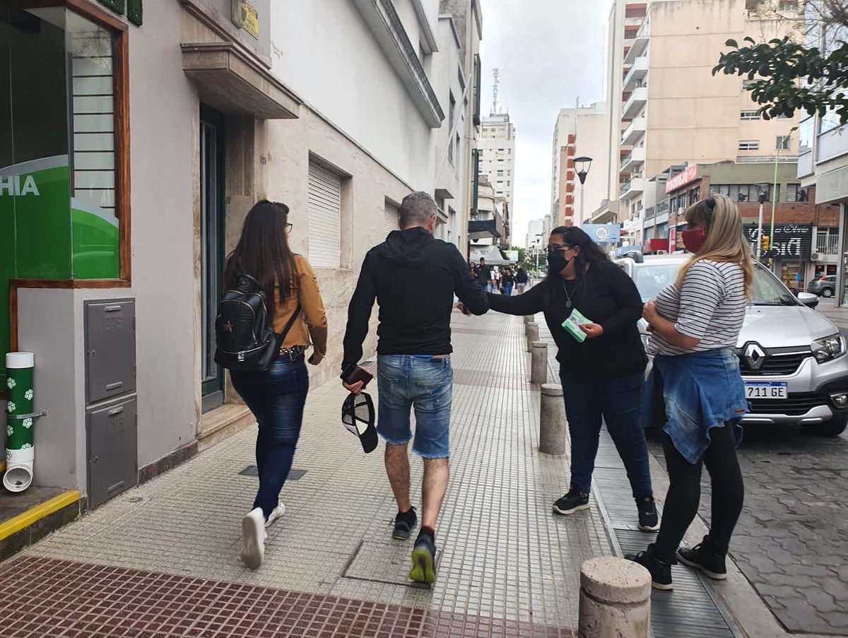 SEGUIMOS EN EQUIPO 💪🏼

👉 Ahora más que nunca, sigamos en equipo. 

🟢🗳 Acompáñanos el 14 de noviembre cortando boleta para transformar Bahía Blanca.

#Vecinalistas #CortáBoleta #VotáVerde #TodosxBahía