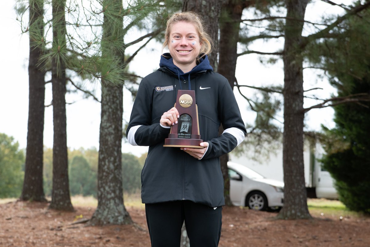 WU_Bulldogs's tweet image. The @Wingate_XCTF Women are onto the National Championships after a runner-up finish at the NCAA Southeast Regionals!!

Lara Orrock won the individual title!

4 top-12 finishers &amp;amp; 5 All-Region honorees for the Bulldogs!

#OneDog