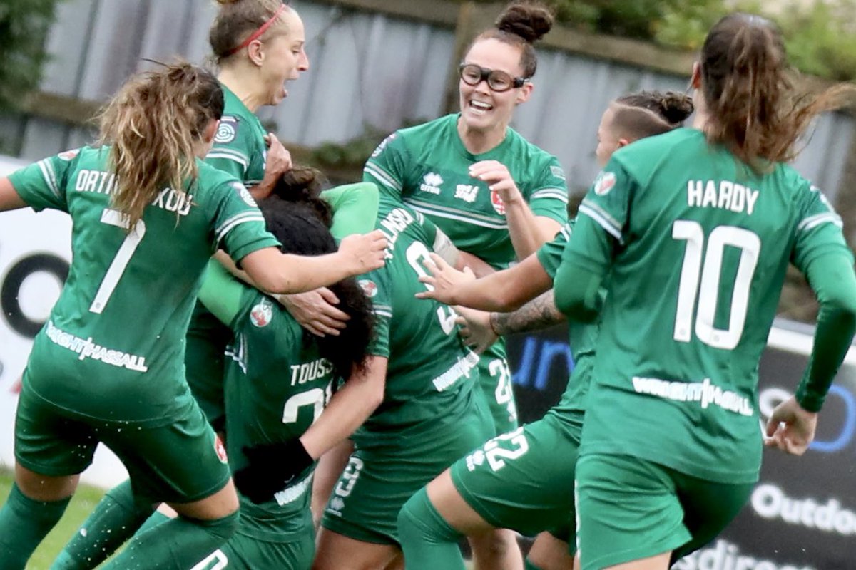 RugbyBoroughWFC's tweet photo. Monday cannot come any sooner‼️💪

UNITED V Bristol City 

Tickets on sale now: https://t.co/mBjL92oWC0

#WeRise #CULFC 🔴🟢 https://t.co/rrpb1uRVAy