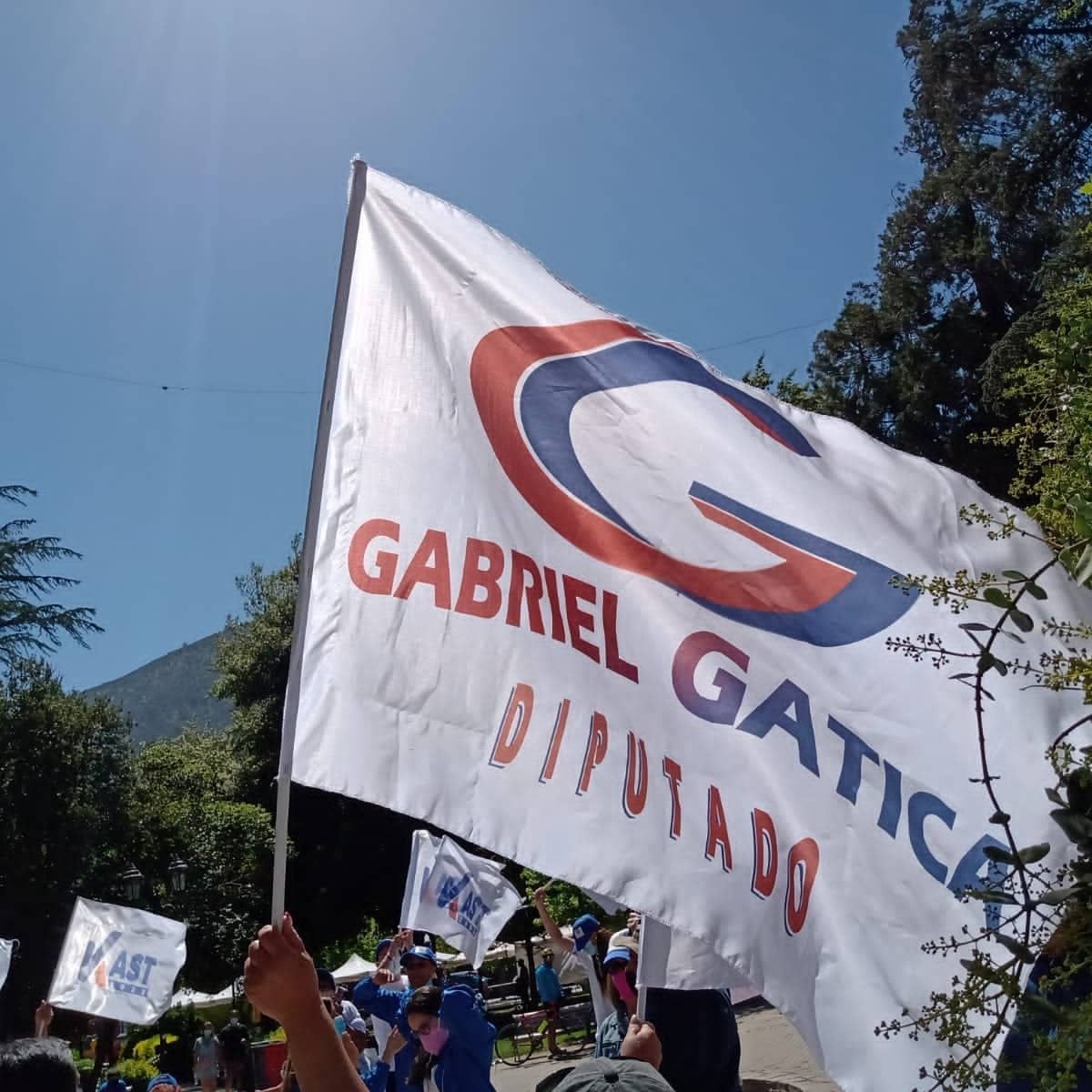 gabrielgatik's tweet photo. Lo vamos a lograr, con la ayuda de todos, este 21 de Nov , #KastPresidente #gaticadiputado #AP113 #Porquesoydeaqui @joseantoniokast @PRChile #SanJoseDeMaipo #Pirque #LaFlorida #PuenteAlto #LaPintana #Distrito12 @idilia_maria @Josefcolagos @MagdalenaMonca2 @AlejandroMery1 https://t.co/Xyrx4FumP2