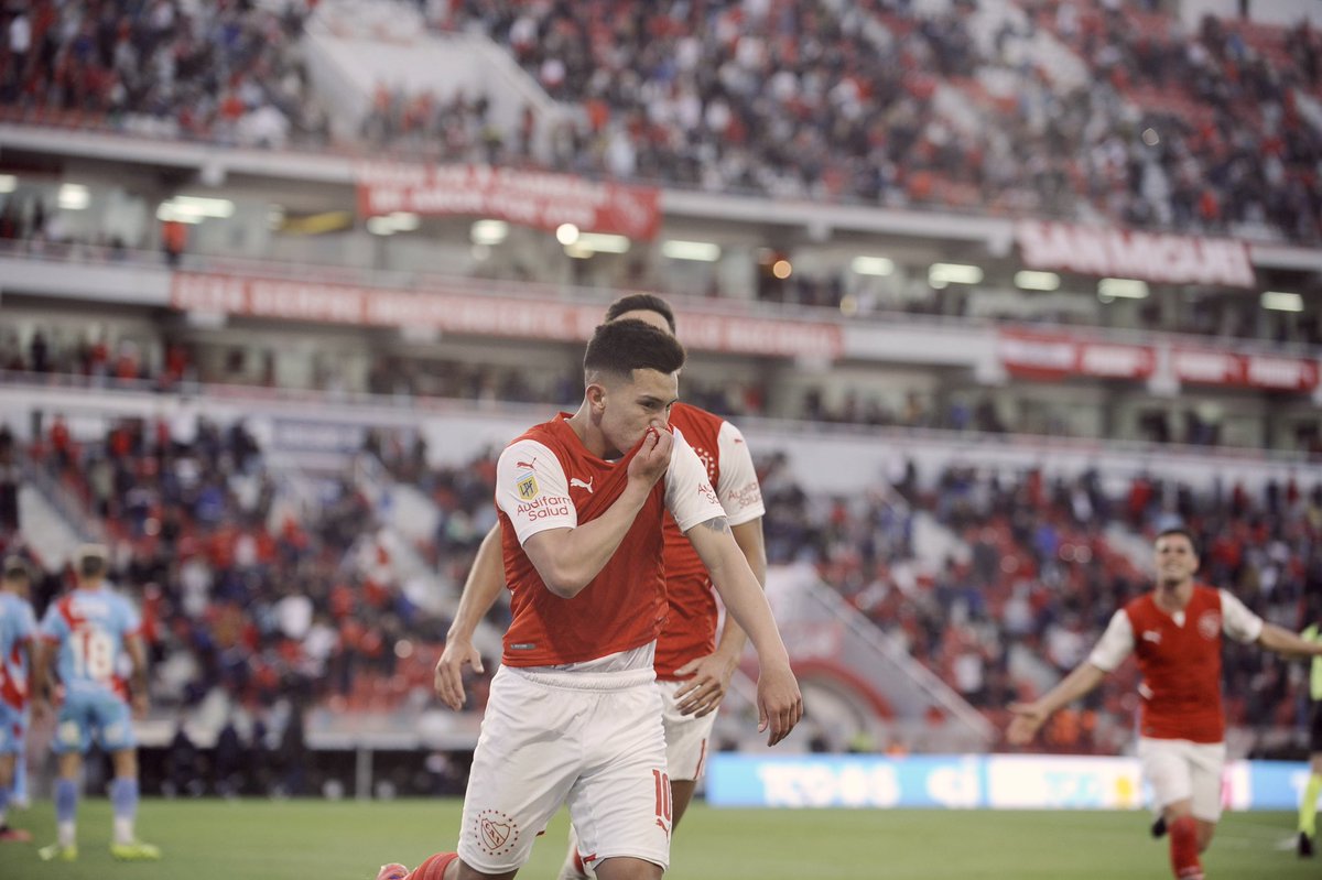 Independiente's tweet photo. El que te gusta... gusta de vos ❤️

#TodoRojo 🔴 https://t.co/xYIqUtmI8j