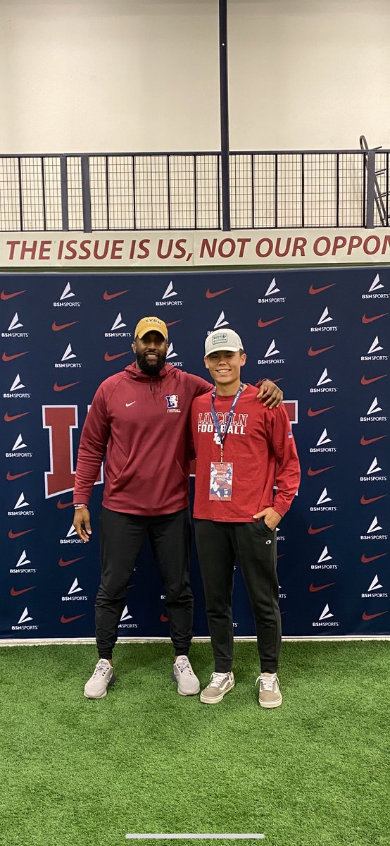 camdooley13's tweet photo. Thankful for the opportunity to visit Lyon College on Gameday! Great Win today for the Scots! @LyonHBC @_Lyon_Football @JerryRicke @LCStulsa_FB @LoganFarris7 https://t.co/9tVOZ2NeBM