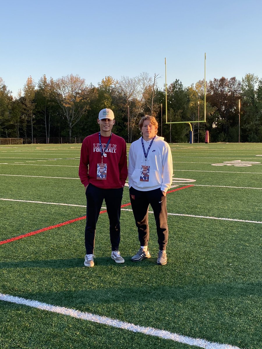 camdooley13's tweet photo. Thankful for the opportunity to visit Lyon College on Gameday! Great Win today for the Scots! @LyonHBC @_Lyon_Football @JerryRicke @LCStulsa_FB @LoganFarris7 https://t.co/9tVOZ2NeBM