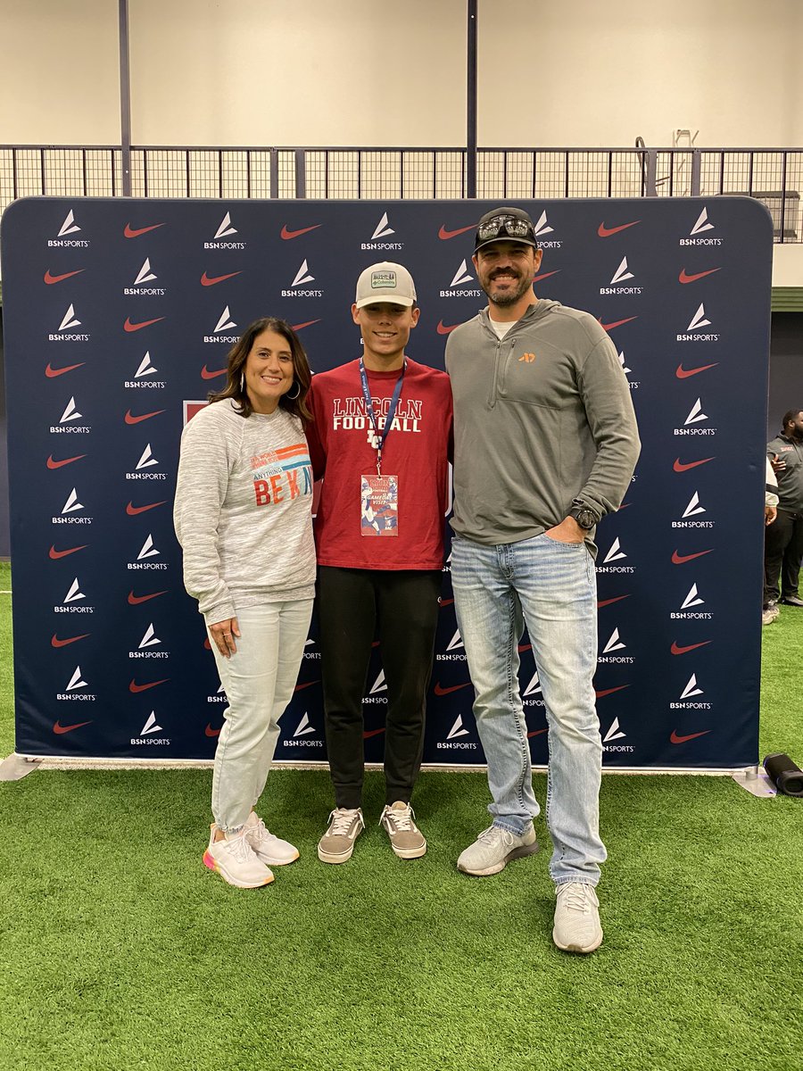 camdooley13's tweet photo. Thankful for the opportunity to visit Lyon College on Gameday! Great Win today for the Scots! @LyonHBC @_Lyon_Football @JerryRicke @LCStulsa_FB @LoganFarris7 https://t.co/9tVOZ2NeBM