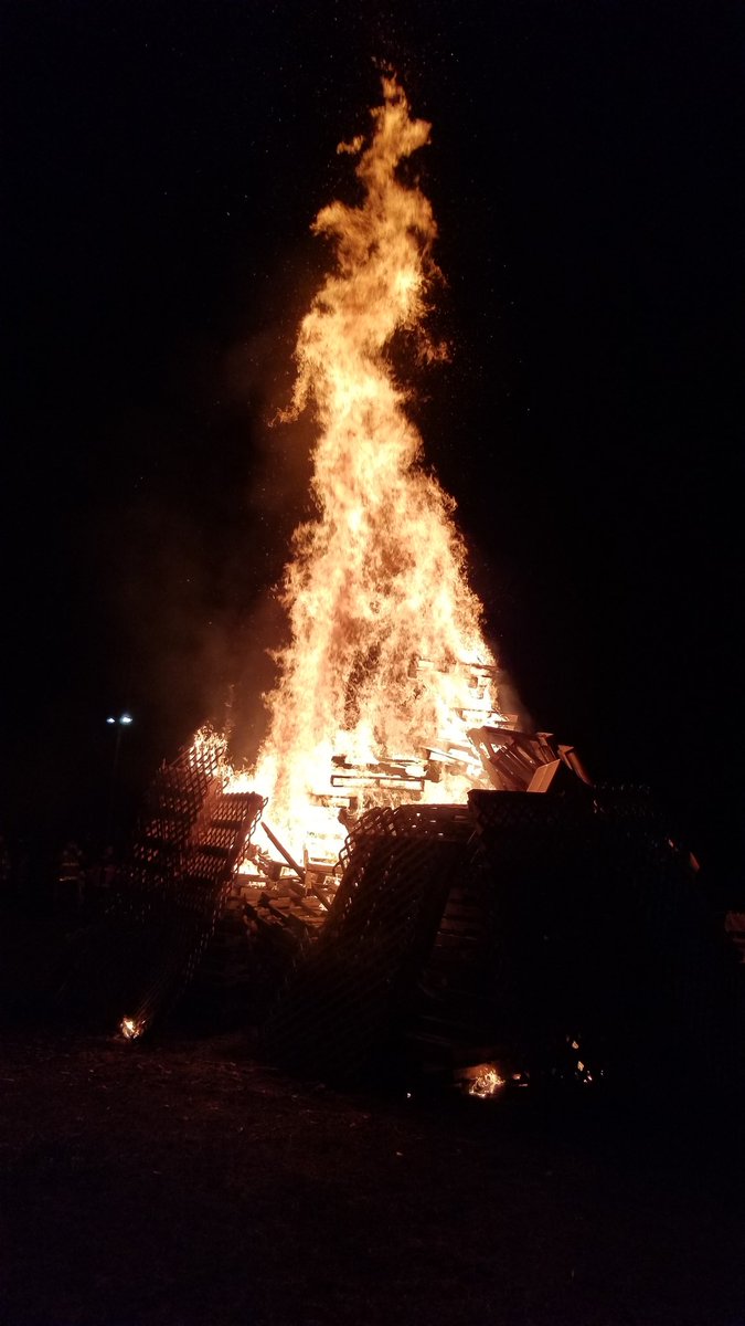 brimfieldfd's tweet photo. Trunk or Treat Bonfire https://t.co/JvkGHH4v3J