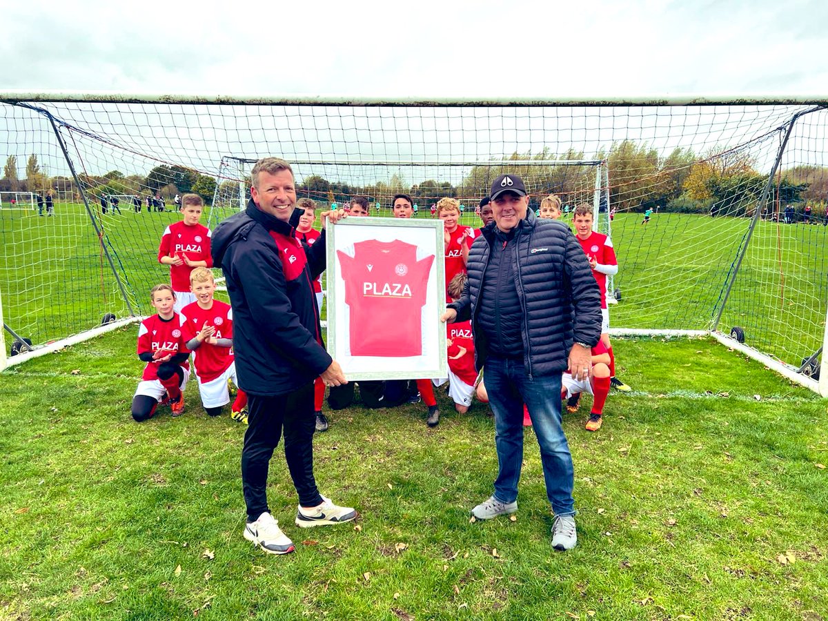 Our U13’s presenting their sponsor @LtdPlaza a framed shirt. Just one of the ways to thank them for their continued support. #Sponsored #logo #localbusiness #Nottingham #football #thankyou #supporting #gesture #present