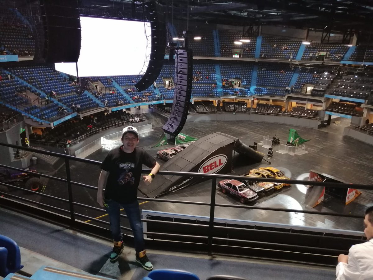 0693Cris's tweet photo. #Monstertruck https://t.co/YNAbxVunrJ