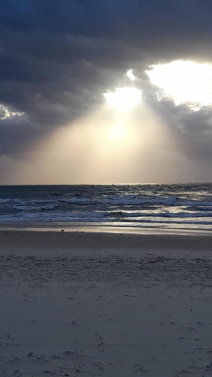 Lisa_JaneR's tweet photo. @aparachick My son took this a few days ago. It was a horribly windy, dusty day but he caught this break in the clouds..the sun always comes out…eventually 😌 https://t.co/6thGoqNuaU