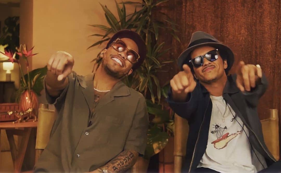 Check out the full video of Smokin Out The Window Livestream QnA Event with (Silk Sonic) Bruno Mars &amp; Anderson .Paak in our YouTube Channel ✨
youtu.be/v0i8keyPzR8