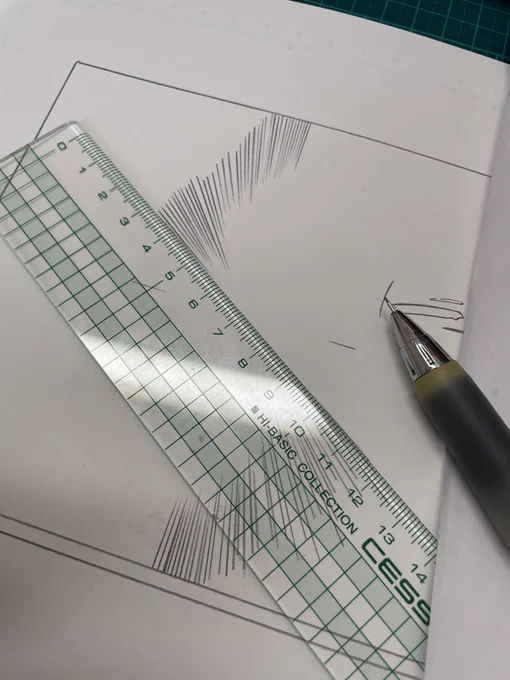 アナログ集中線ははじめの一歩に出てくるやり方を活用してます
ピン刺しはしないけど 