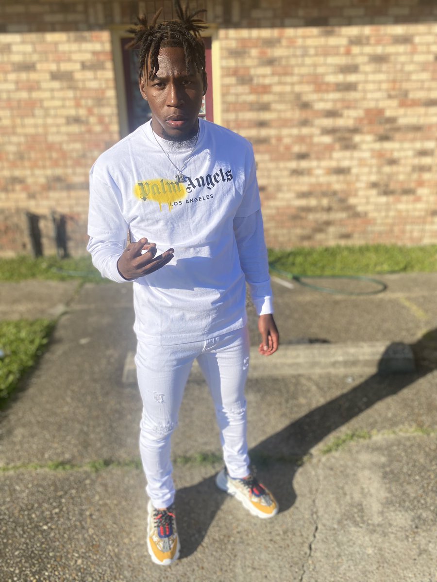 BeeNola12_'s tweet photo. Really from the trenches, boy, I swear you should've seen where we stayed.🤍#Blessed20 #ClockBaby https://t.co/UeY7DBdsza