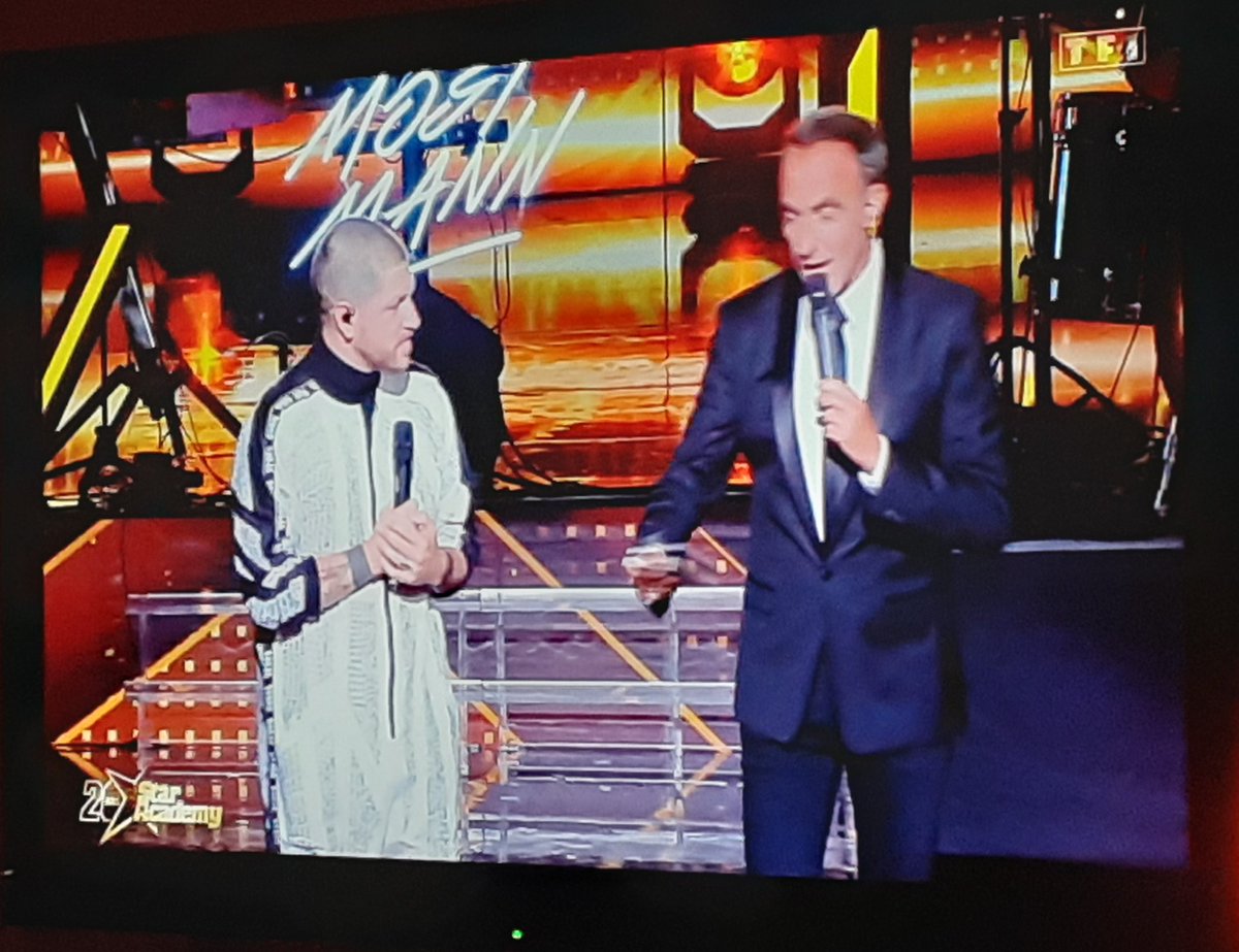 Coco_C12's tweet photo. @mosimannoff un artiste passionné, passionnant, un génie 🔥🎤🎶🎹😍 
Une grande admiration pour son talent et son très beau parcours 🙌🏻👏🏻
@staracademy @nikosaliagas @TF1 #STARACADEMY20ANS #Mosimann https://t.co/Ih0OwYMf0q