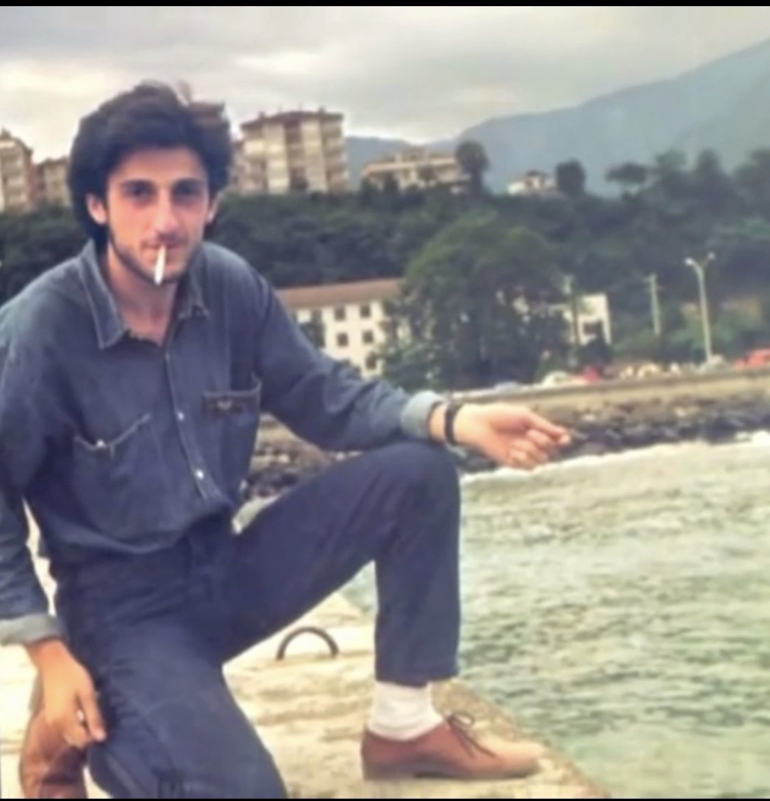 Bugün abim tam 50 yaşında.. İyi ki varsın ve her zaman var olacaksın.Doğum günün kutlu olsun canım Kak’im🖤 #KazimKoyuncu