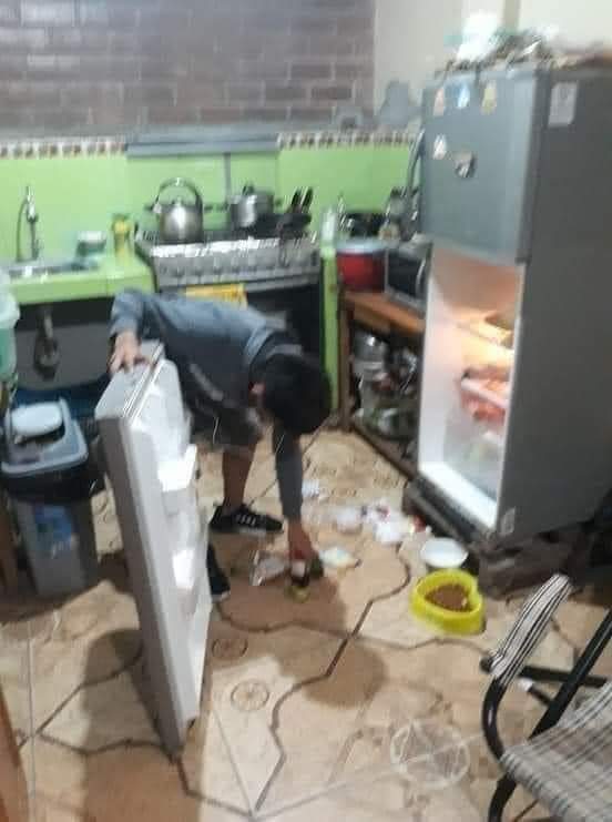 Eu às 4 da manhã a ir tentar buscar comida sem fazer barulho