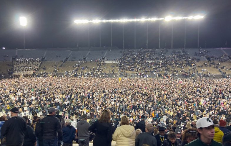🏈 Final from Ross-Ade 🏈 

🚂 Purdue 4️⃣0️⃣
#3 Michigan St. 2️⃣9️⃣

🎯 AOC 40/54, 536 yds, 3TDs, 0 Int
🛎 DBell 11 rec (16 tar), 217 yds, 1 TD

🔑 Stats
🚂 Total Yards 594-458
🚂 Red Zone 7/7
🚂 3rd Down Efficiency 11-18

📸: <a href="/snapsbyme/">Mark Elsner Photos</a>