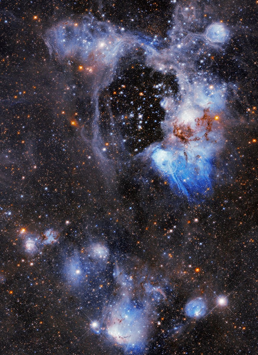 PopSci's tweet photo. Hubble imaged a ‘superbubble’ floating in space https://t.co/Bd5YJtJka2 https://t.co/qHnHqV03hM