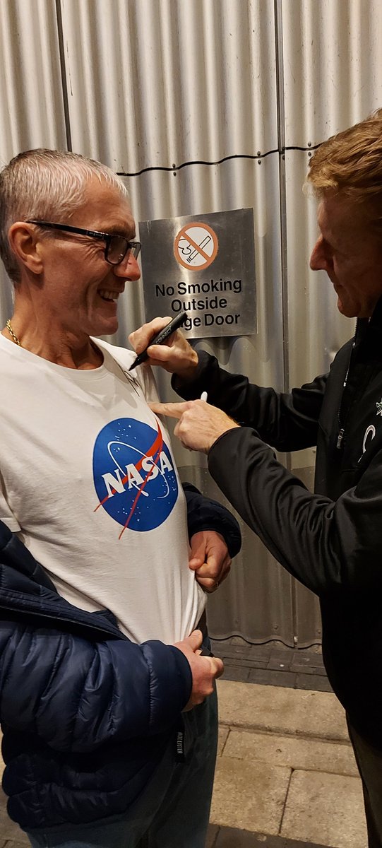 RickyMacca6's tweet photo. Fascinating insight into @astro_timpeake journey into space, fantastic show.
Even got my t-shirt signed by the man himself. 
#astronaut #ISS #SPACEMAN https://t.co/G4SHb9f9qX