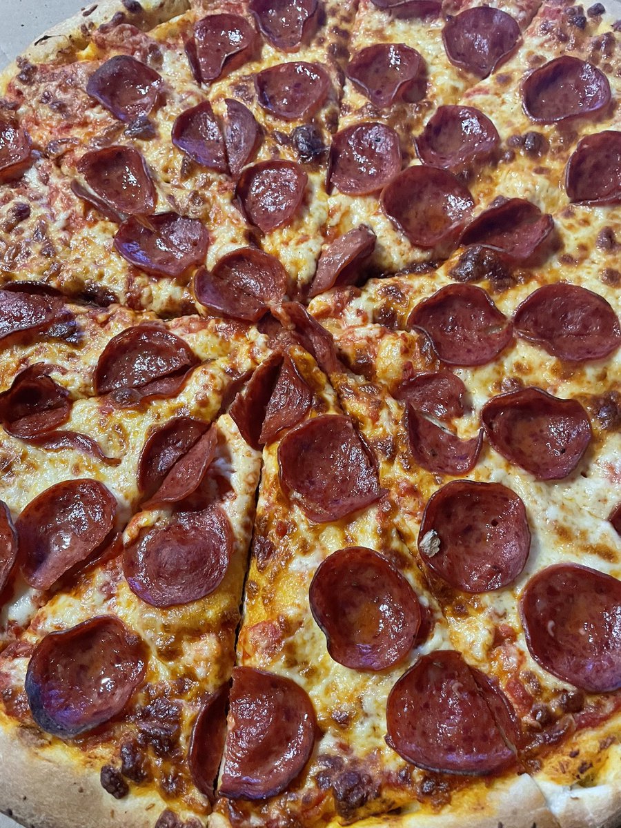 CrissieC's tweet photo. Just some panzarotti and pizza for dinner. #allthecarbs #whyimfat https://t.co/SFo9QstAjm