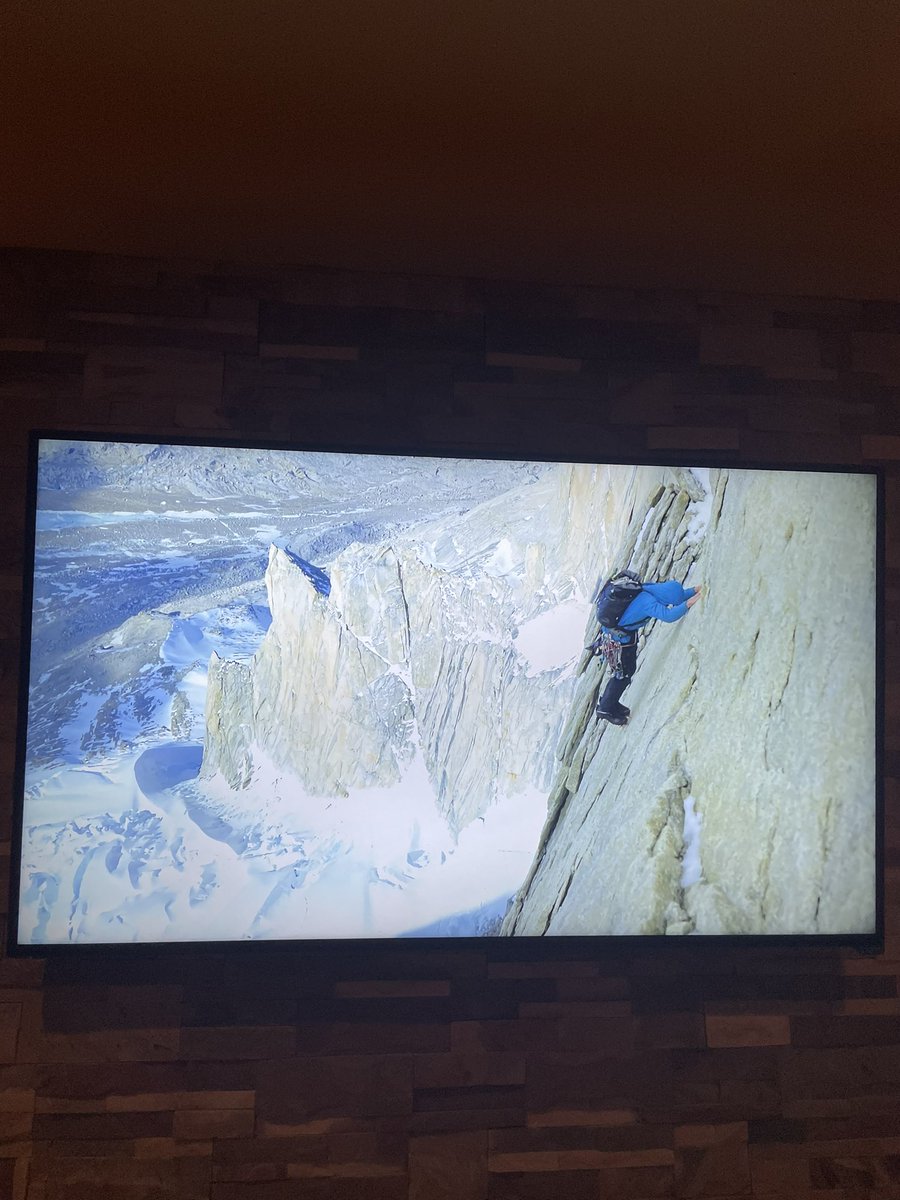 bmarova's tweet photo. Watching #TheAlpinist such an incredible climbing and a documentary https://t.co/RXedT9bRiA