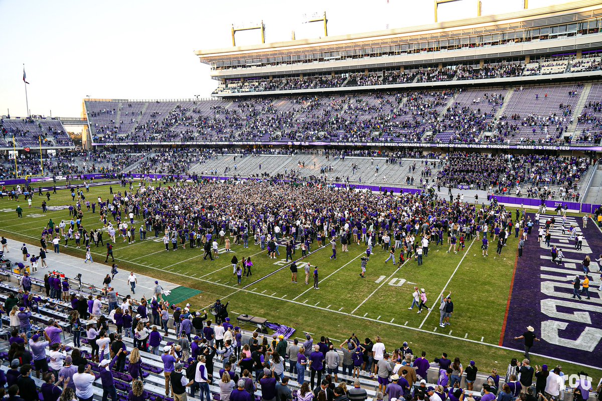 TCUFootball's tweet photo. We keep showing up because YOU keep showing up Frog Fam 🐸💜 https://t.co/9DCvLQvmC0