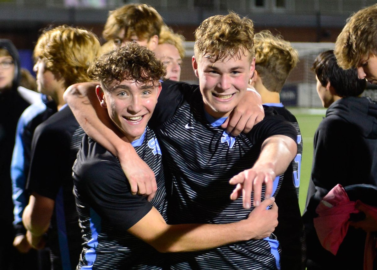 ThompsonFoto12's tweet photo. Your Back2Back @wpial7 AAAA Soccer champions.,.....
@SVRaiderSoccer. See the recap and stories from the game at @pghsoccernow @PGHSportsLive
 #WPIAL #B2BChampions https://t.co/t5JcvITozI