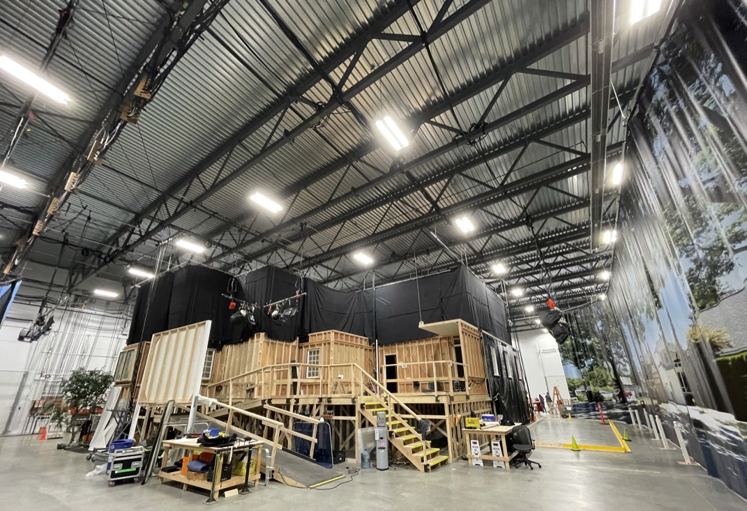 Looks like a stage, feels like a stage..... Supplementing our main studios, MFS has 4 x 20k sq/ft modern warehouses prepped for filming. #FilmInBC #LangleyFilmDistrict