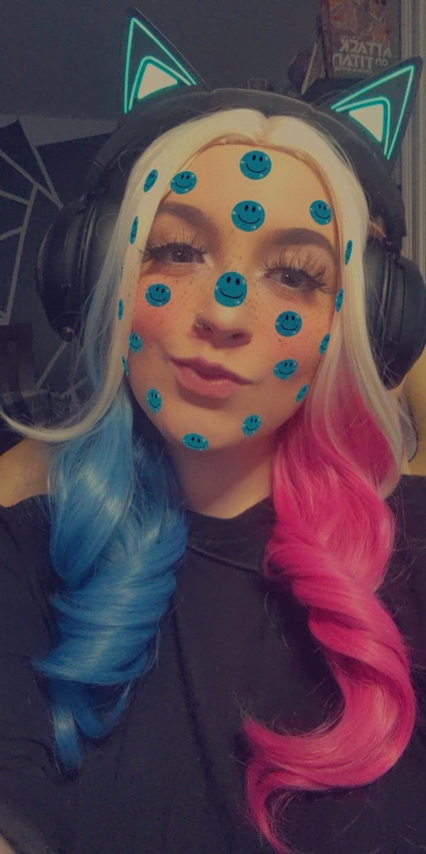 PinkPoisonIvy_'s tweet photo. I'm playing some Super Animal Royale and some Fortnite on stream rn ! 💖 Come say hi 💕 #twitchaffiliate #TwitchStreamers https://t.co/NWd0FsHfJi https://t.co/qQEmNVVfFs