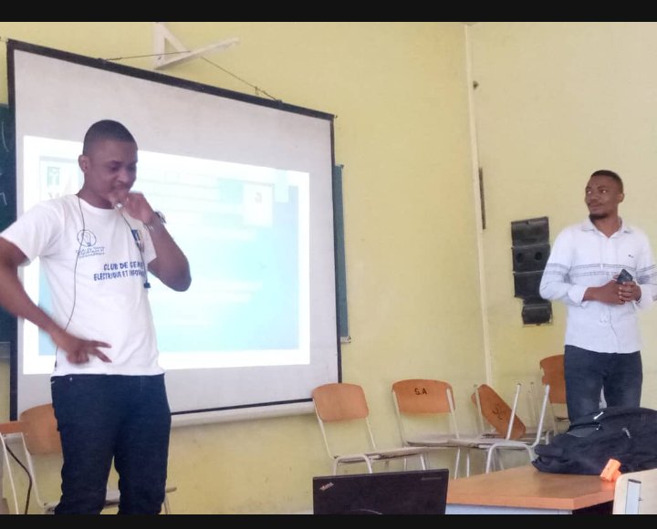 GahereriG3's tweet photo. Pcq nous ne cessons d'apprendre tous les jours et partager nos petites connaissances et compétences pour constituer une communauté forte... Très heureux d'avoir était ce mercredi l'exposant au club de génie électrique et informatique de la faculté polytechnique de l'UNIKIN👌🏾 https://t.co/jmHulty2X2