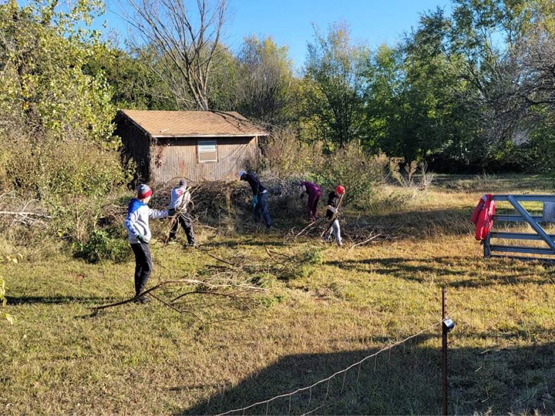 okalumknights's tweet photo. Community service this morning supporting the non-profit Oklahoma Wildcare. #servicefraternity https://t.co/UGs8h0BTFJ