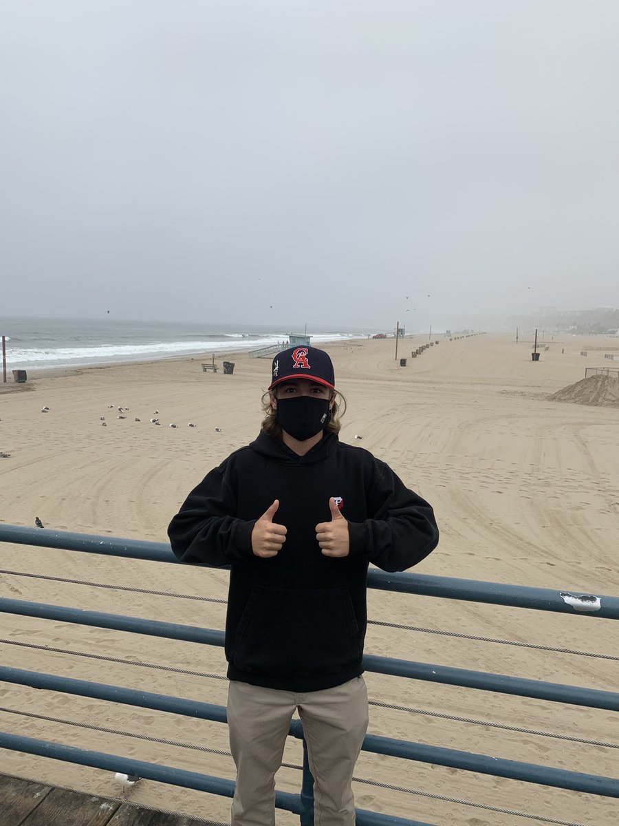 Santa Monica beach looking clean after todays trash clean up with my school’s Blue Ocean Society club #TeamSeas <a href="/MarkRober/">Mark Rober</a> <a href="/MrBeast/">MrBeast</a>