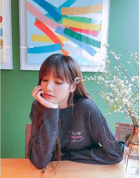 DirectionerLea5's tweet photo. I vote for #MAMAVOTE #lisa https://t.co/VoAyYXcAef
